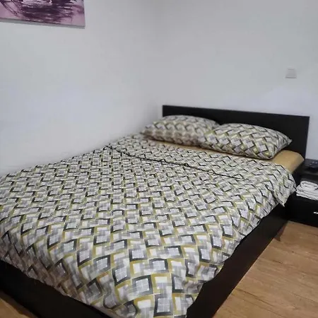 за гости лилия Apartment Hisarya
